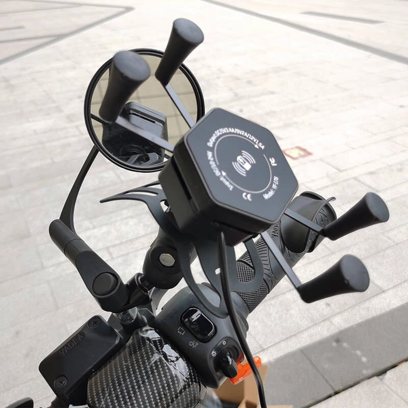FreedConn MC20W motorkerékpár-tartó, 15W-os induktív töltéssel, kormányra és tükör alá rögzíthető